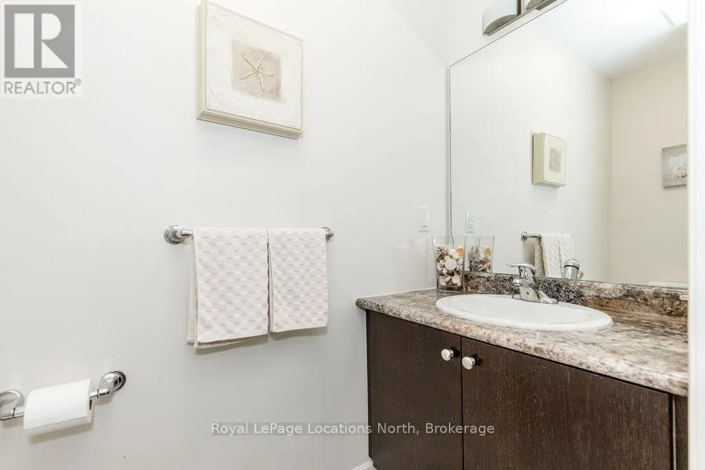 3 - 64 RIVER ROAD E, #3