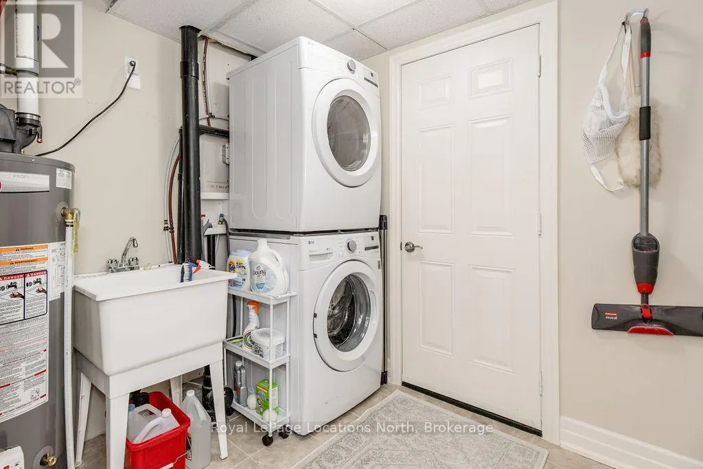 3 - 64 RIVER ROAD E, #3