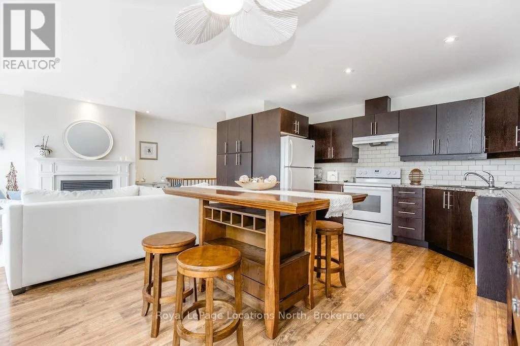 3 - 64 RIVER ROAD E, #3