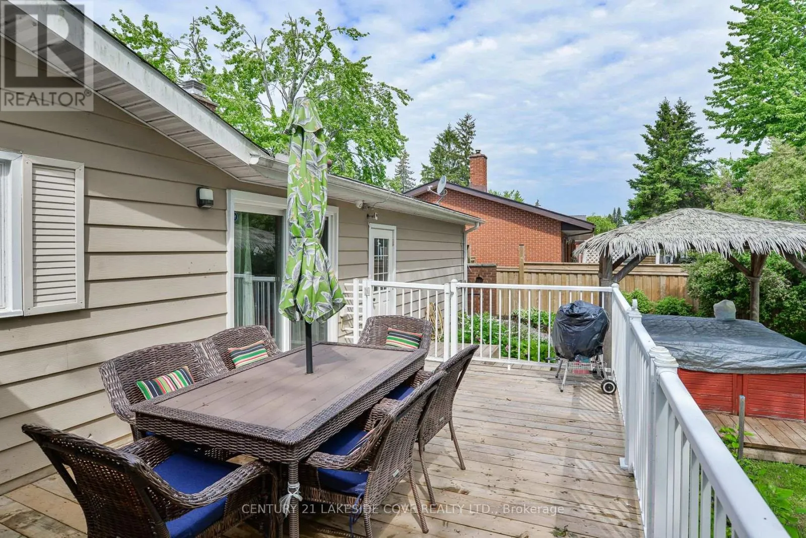 9 PINETREE COURT