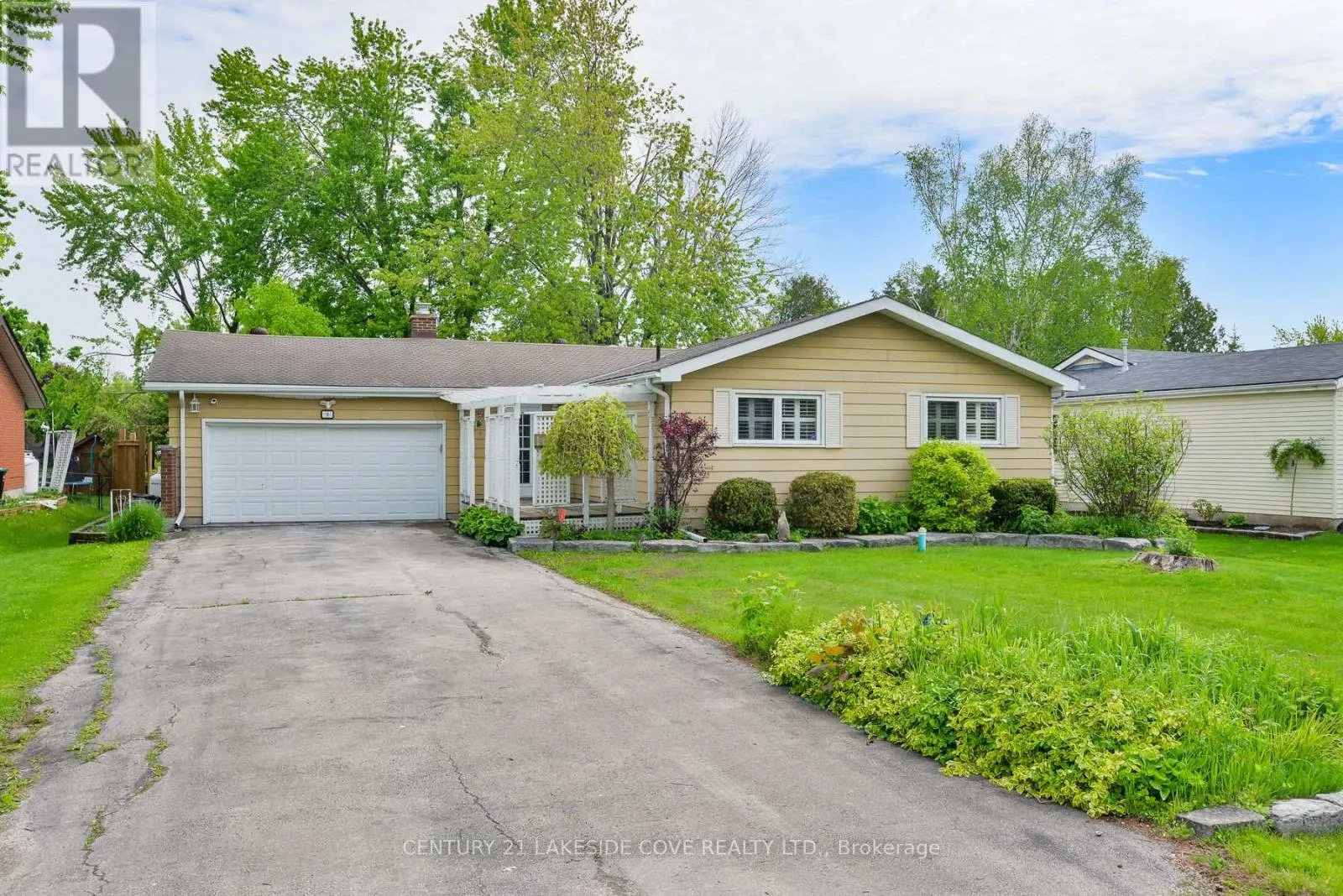 9 PINETREE COURT