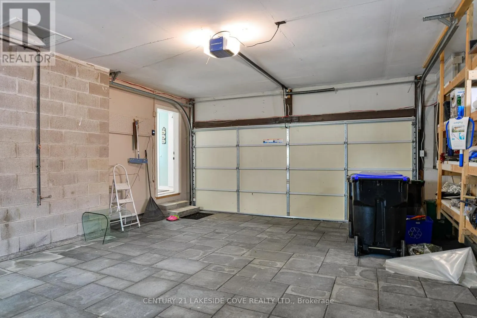 9 PINETREE COURT