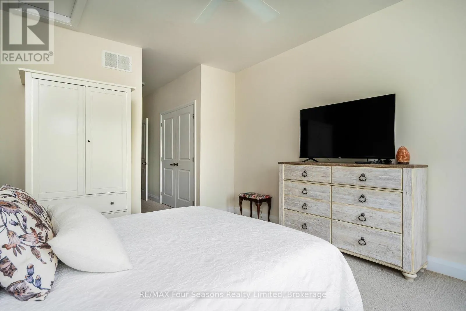 30 KARI CRESCENT