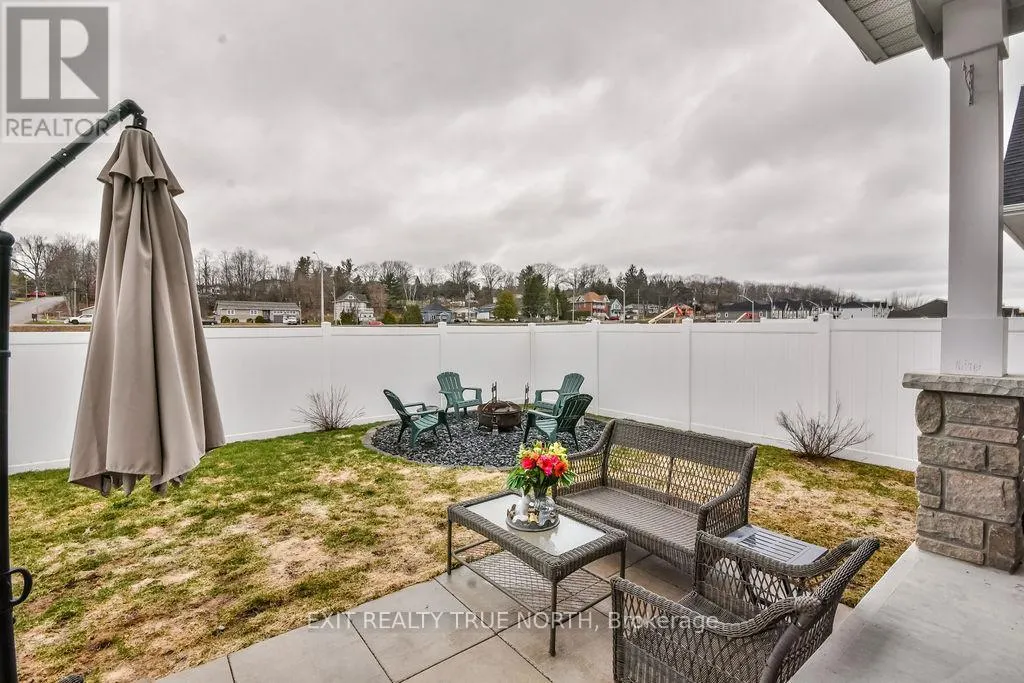 592 BAYPORT BOULEVARD