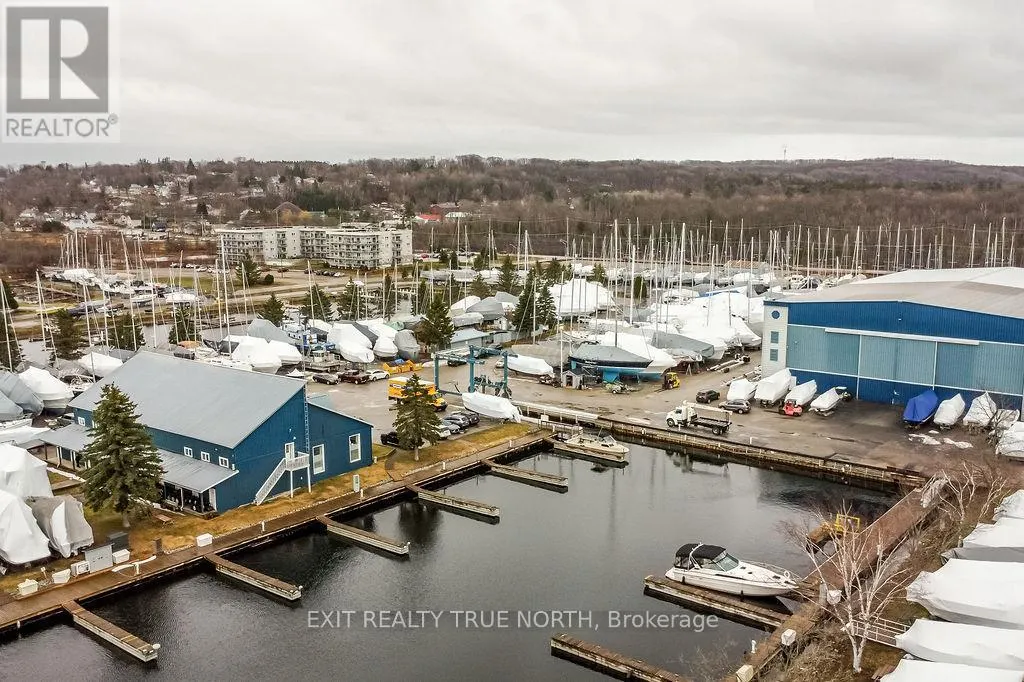 592 BAYPORT BOULEVARD