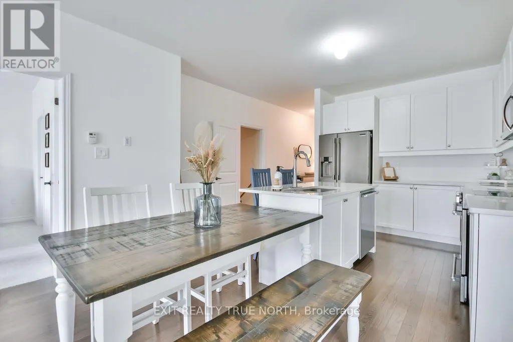 592 BAYPORT BOULEVARD