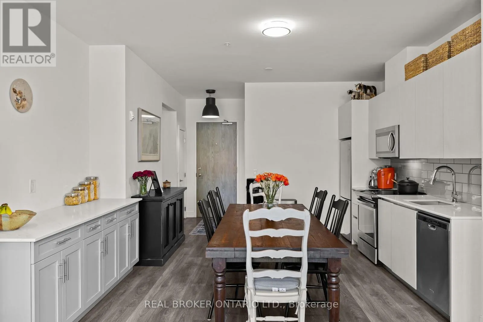 210 - 21 MATCHDASH STREET S