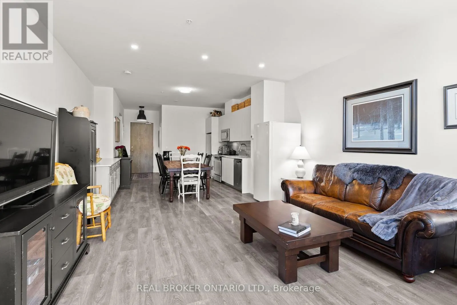 210 - 21 MATCHDASH STREET S