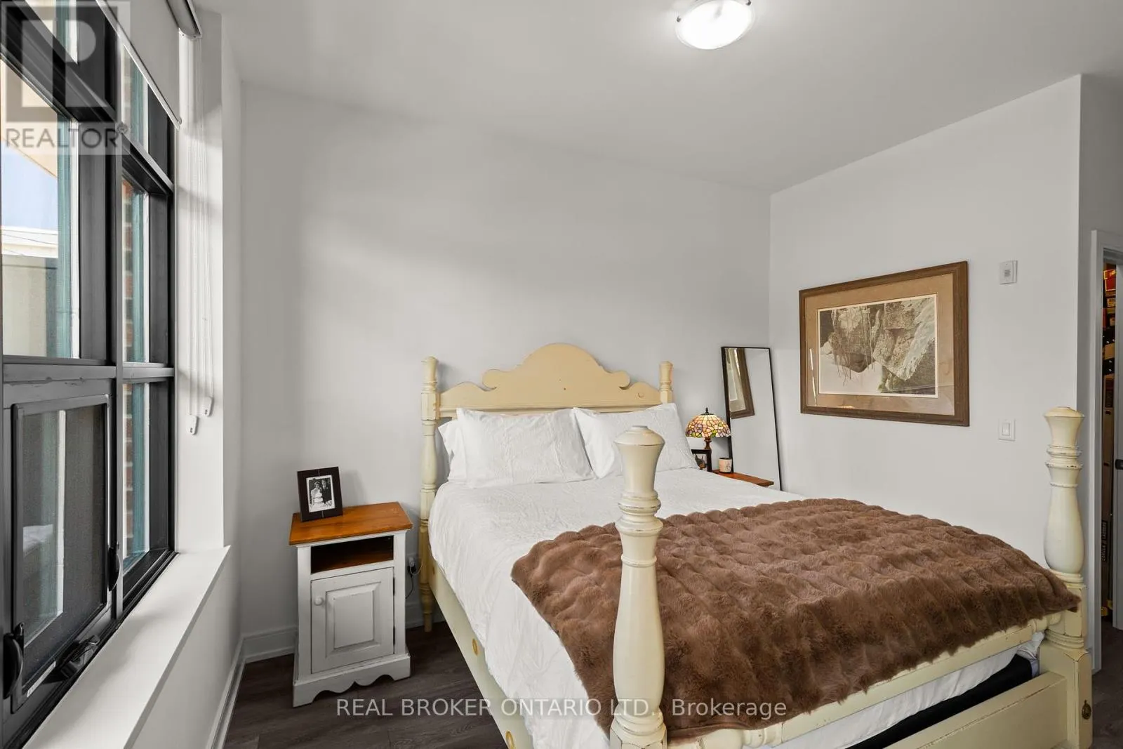 210 - 21 MATCHDASH STREET S
