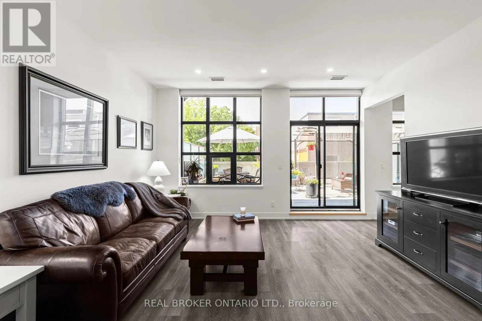 210 - 21 MATCHDASH STREET S