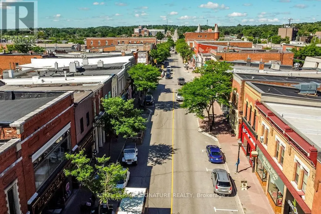 202 - 19 FRONT STREET N