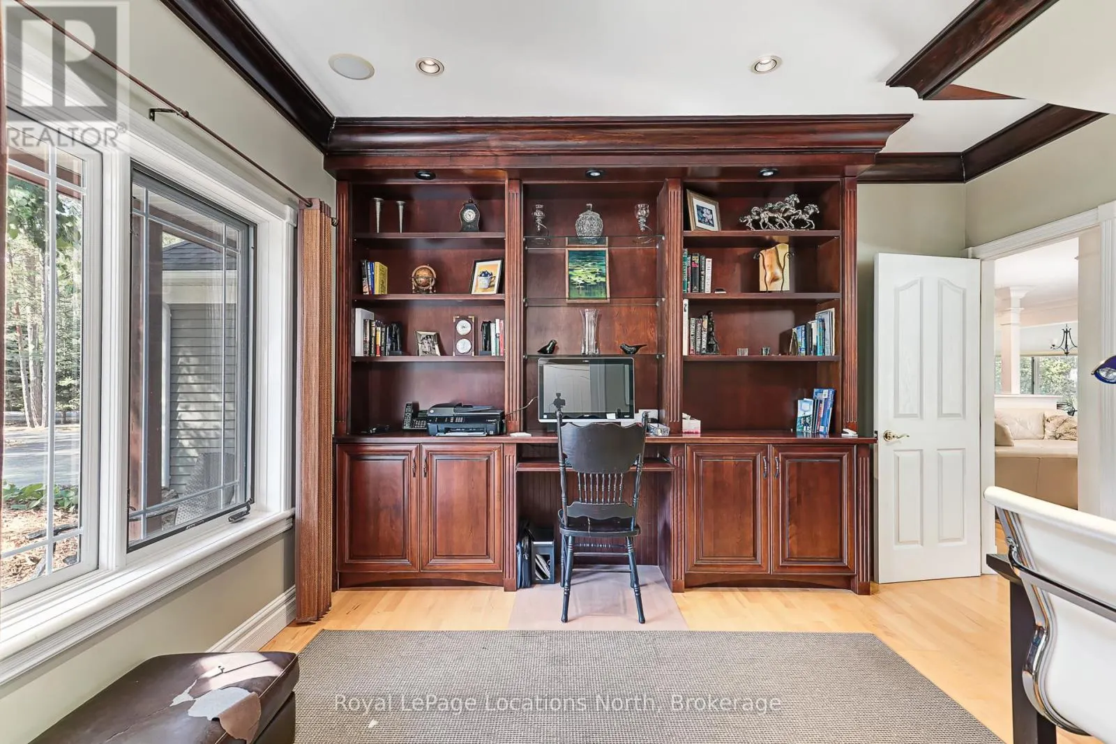 6 ALPINE COURT