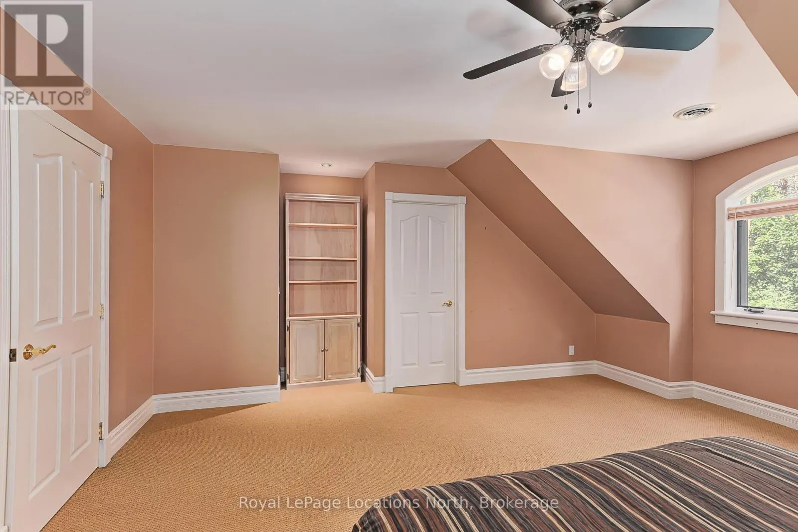 6 ALPINE COURT