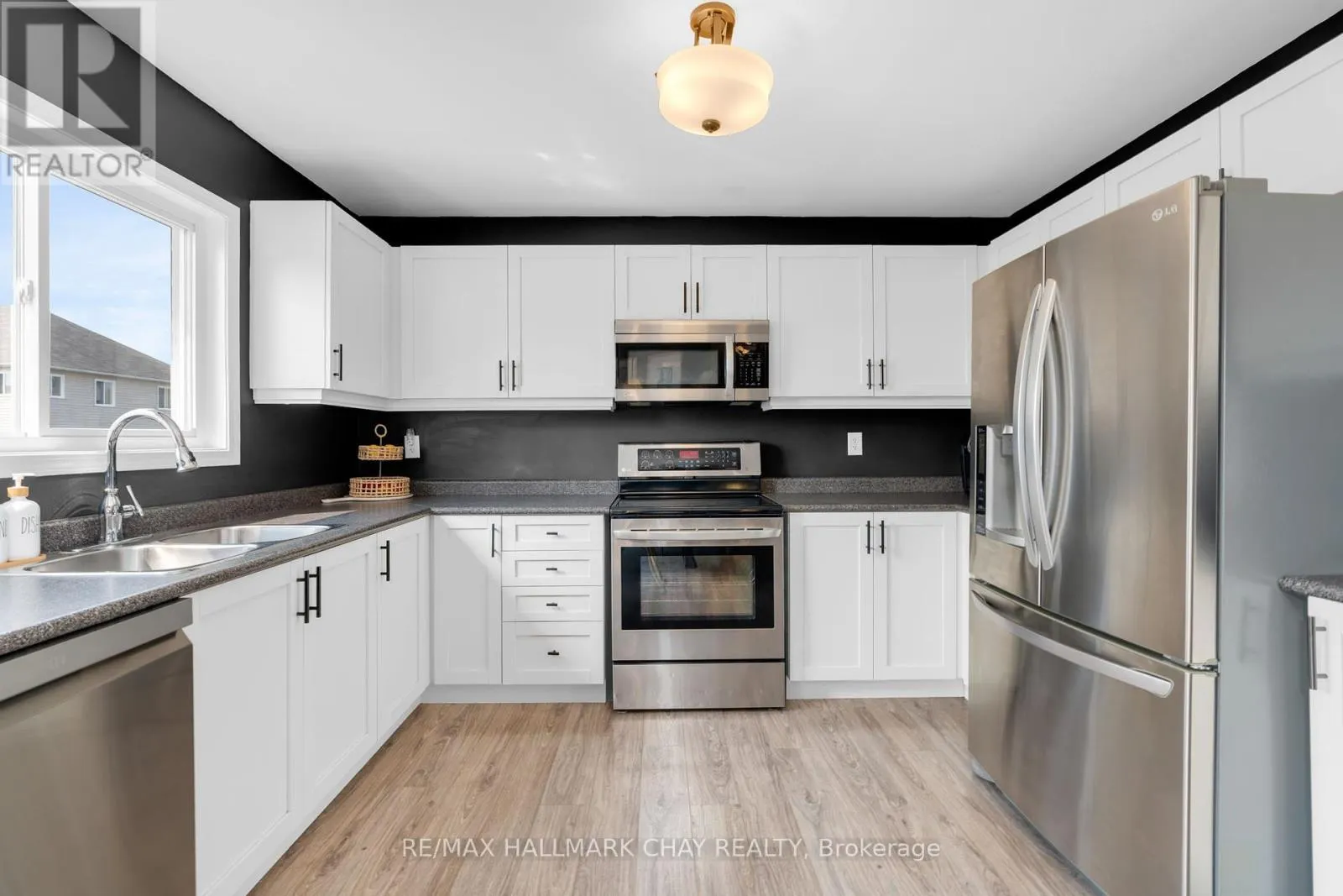 204 FOREST CRESCENT