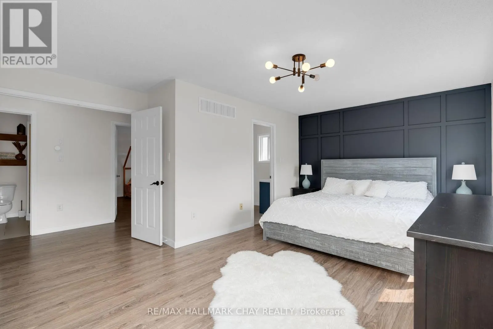 204 FOREST CRESCENT
