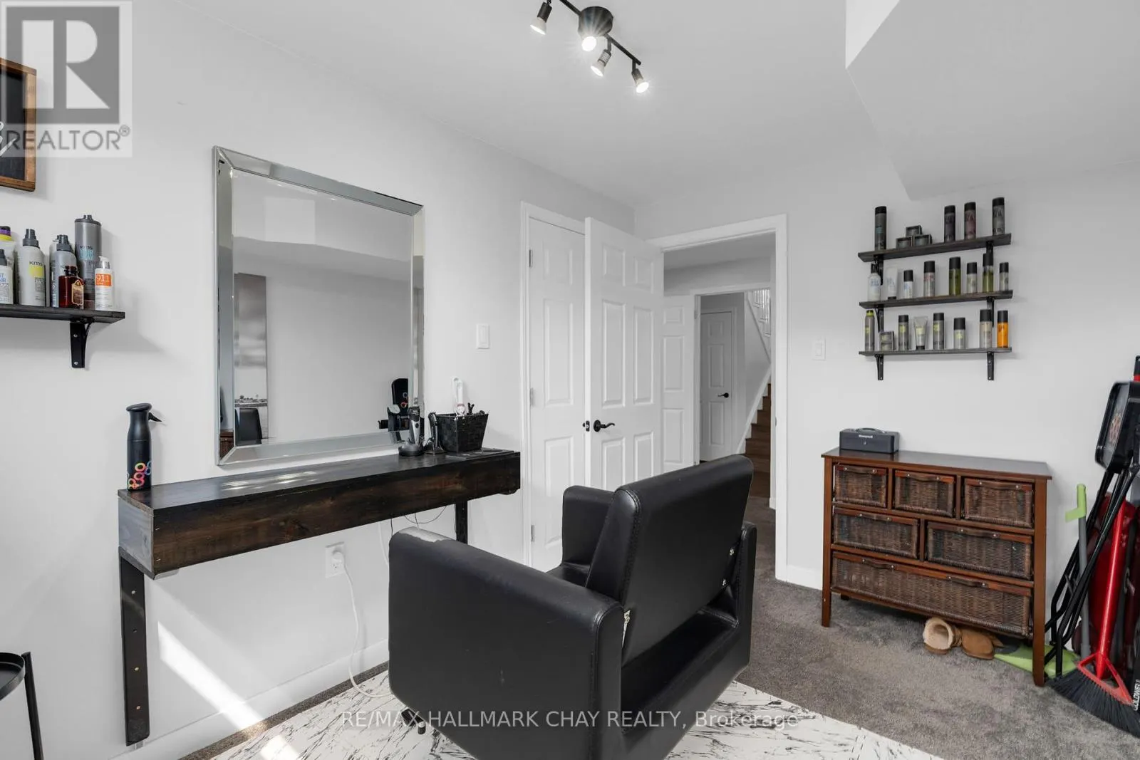 204 FOREST CRESCENT