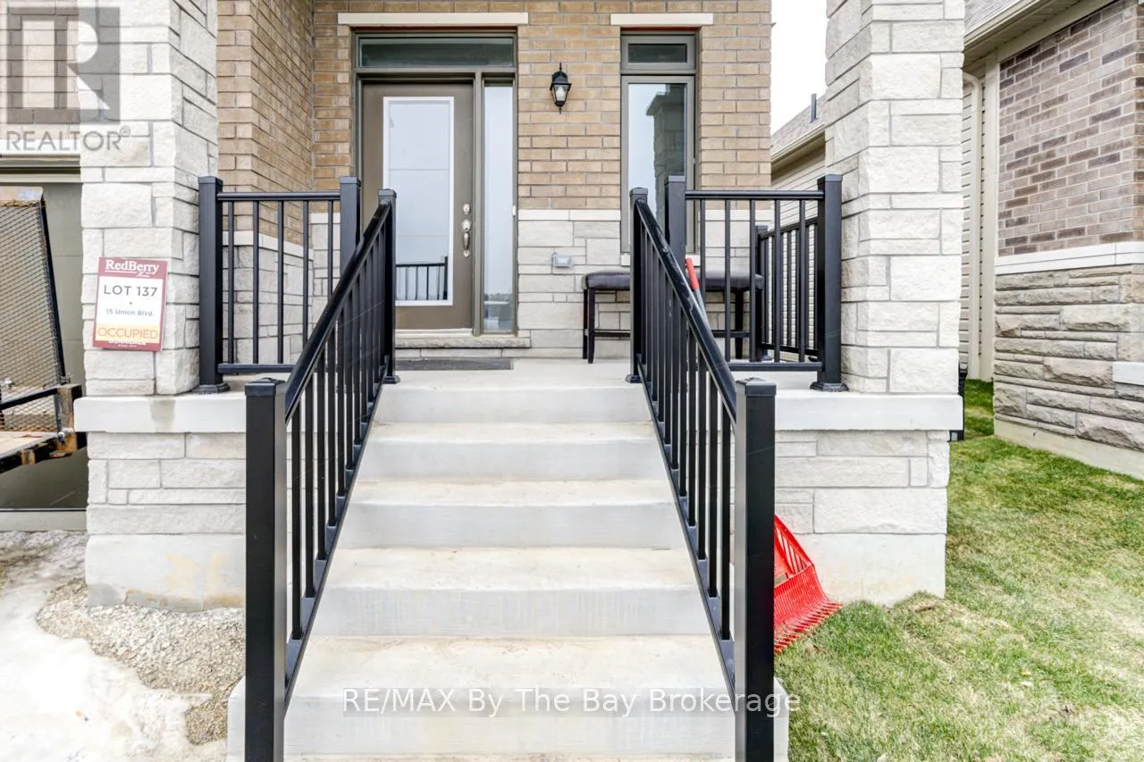 15 UNION BOULEVARD