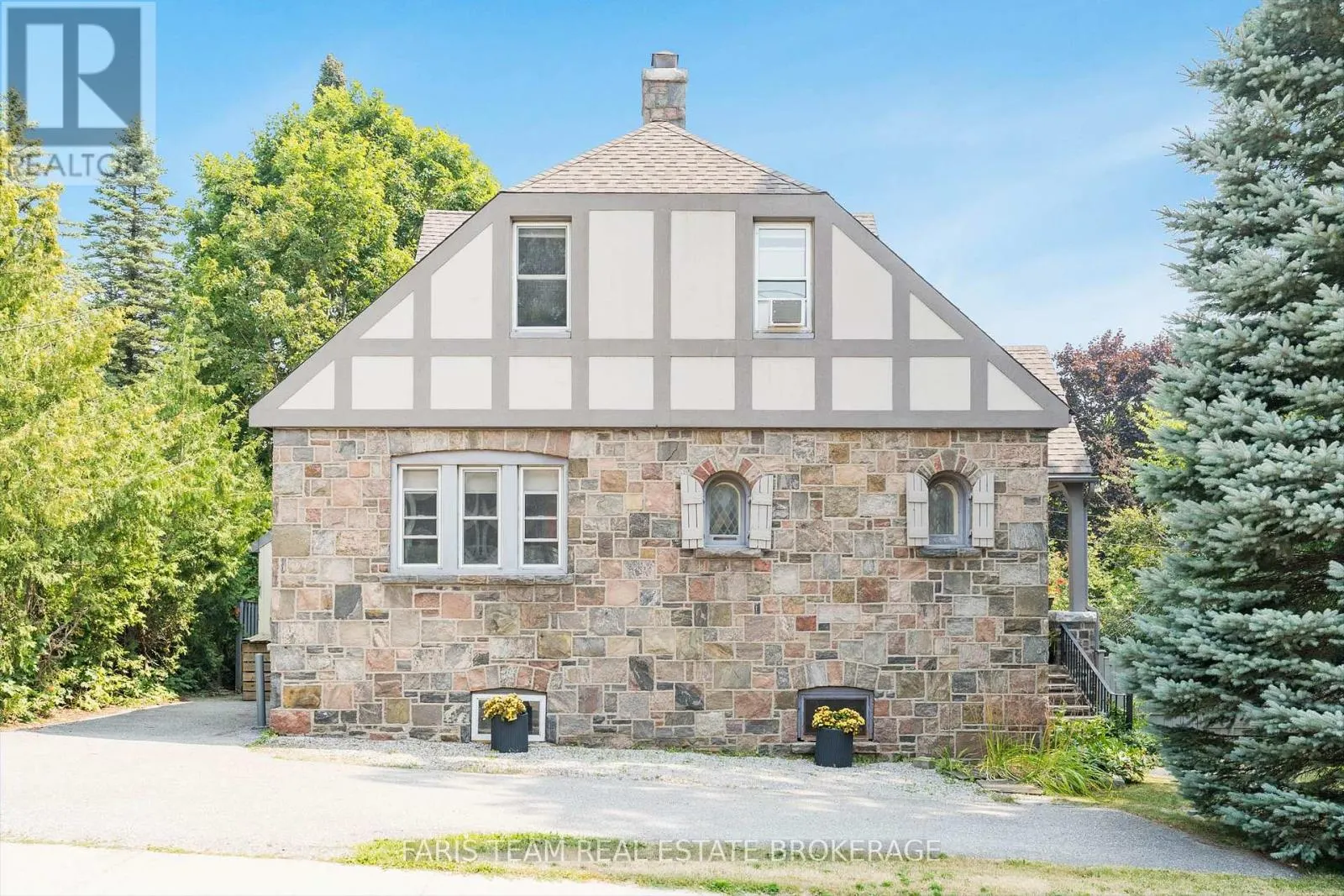 44 TECUMSETH STREET