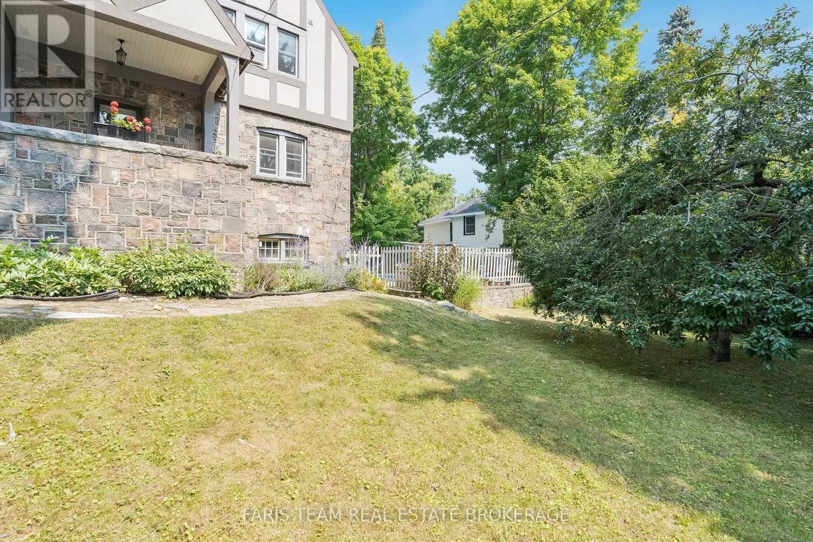 44 TECUMSETH STREET