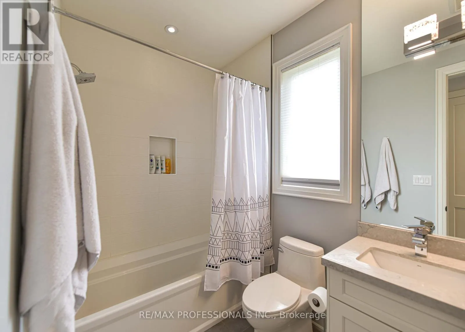 21 BOOTHBY CRESCENT