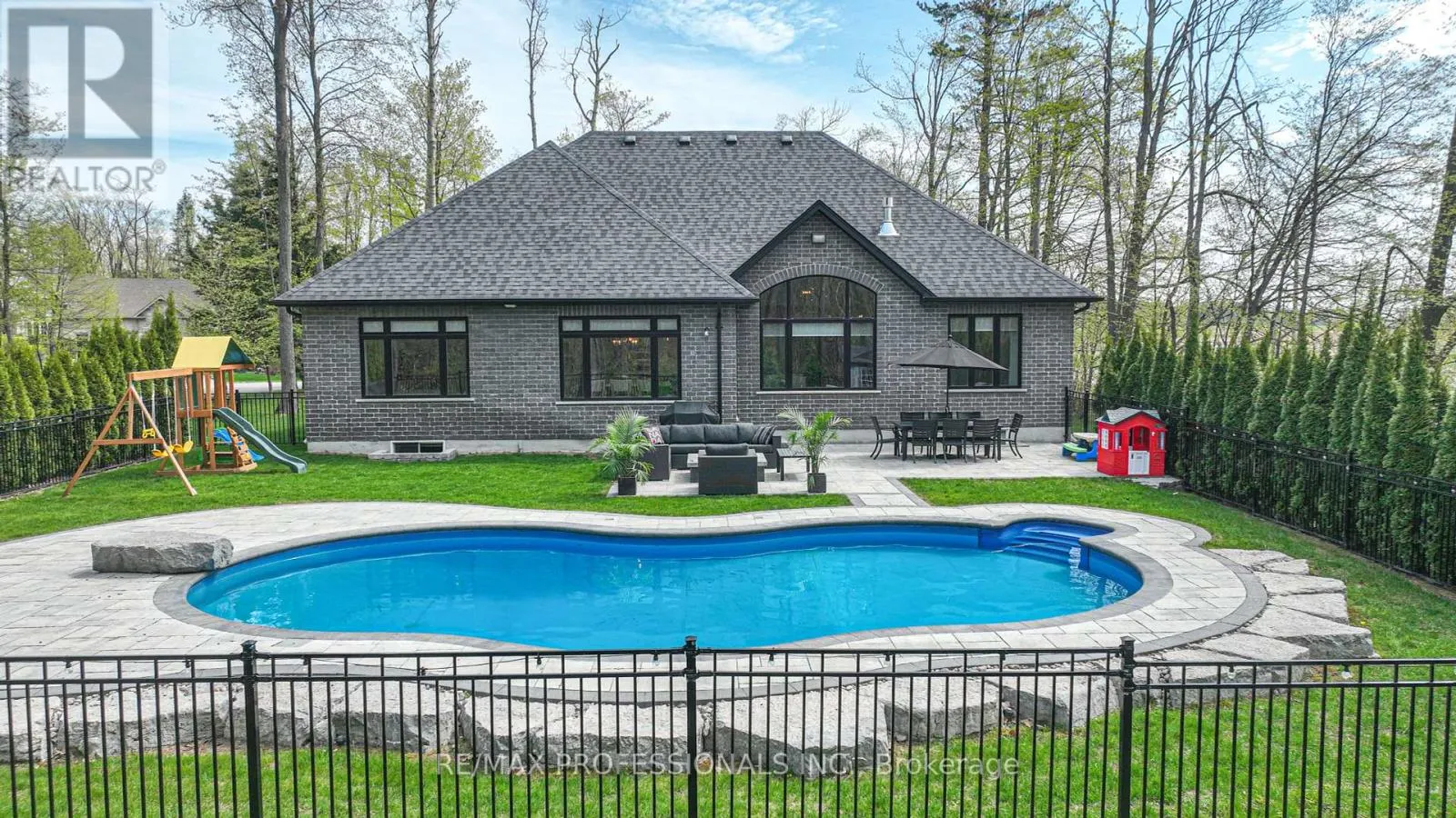 21 BOOTHBY CRESCENT