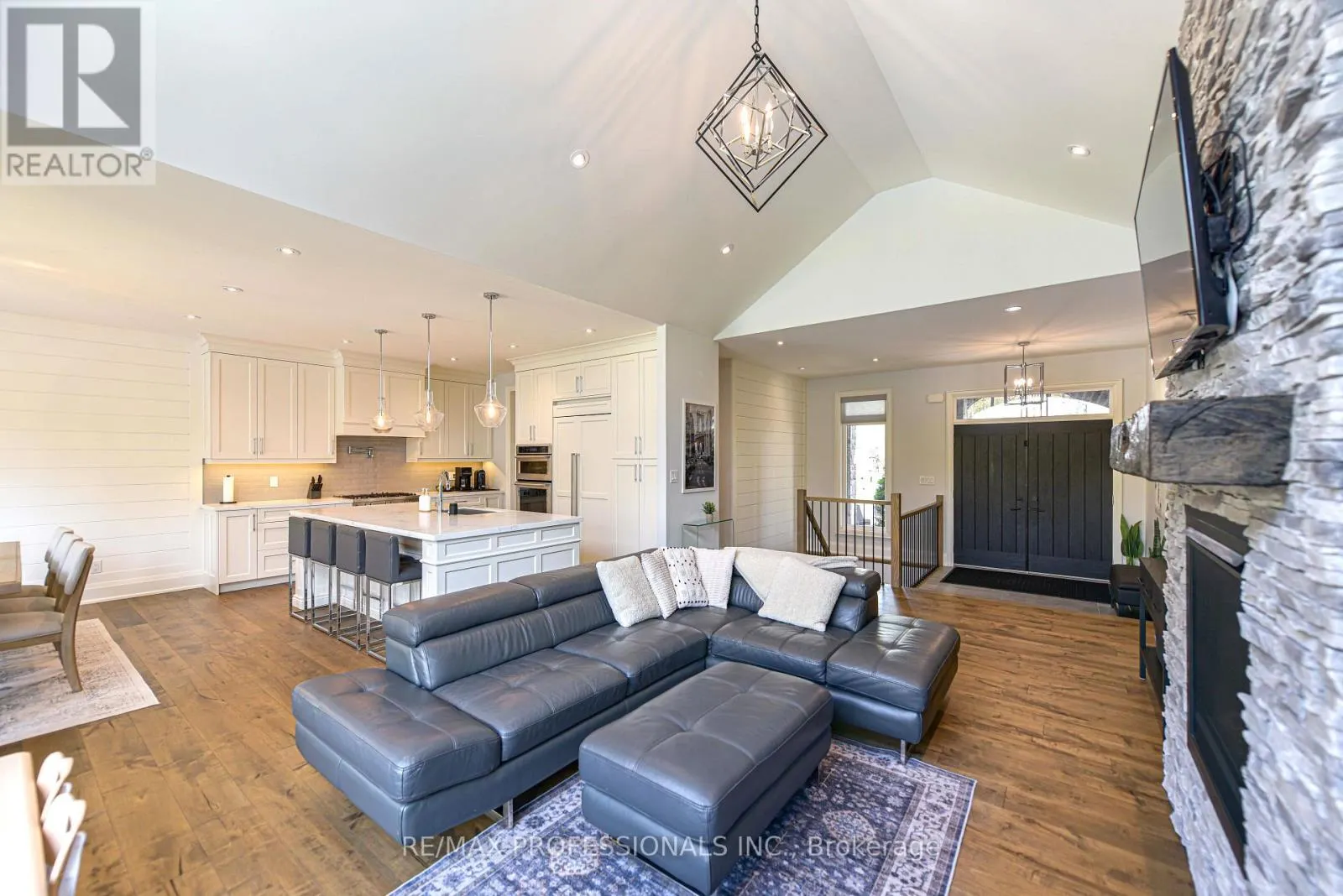 21 BOOTHBY CRESCENT