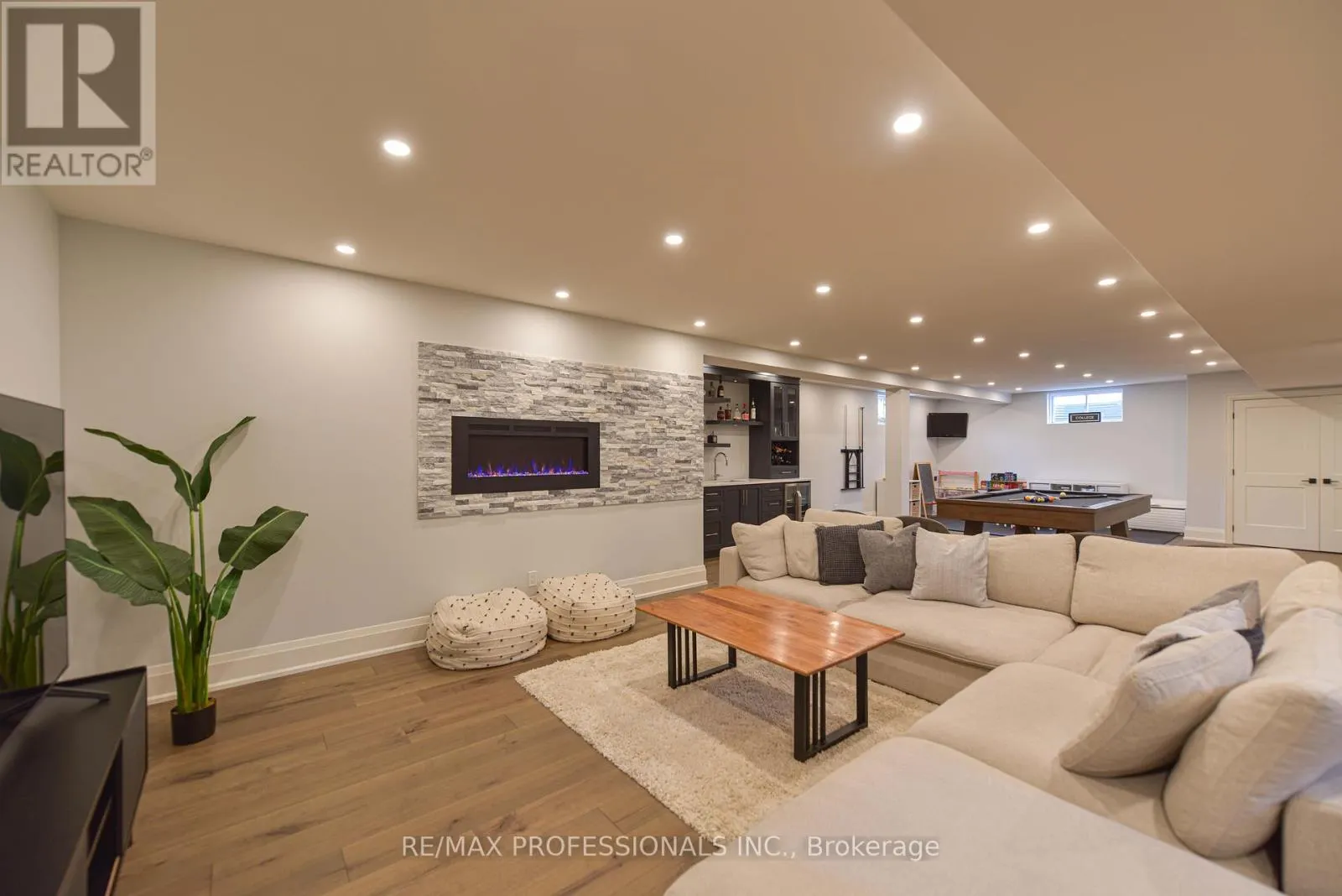 21 BOOTHBY CRESCENT