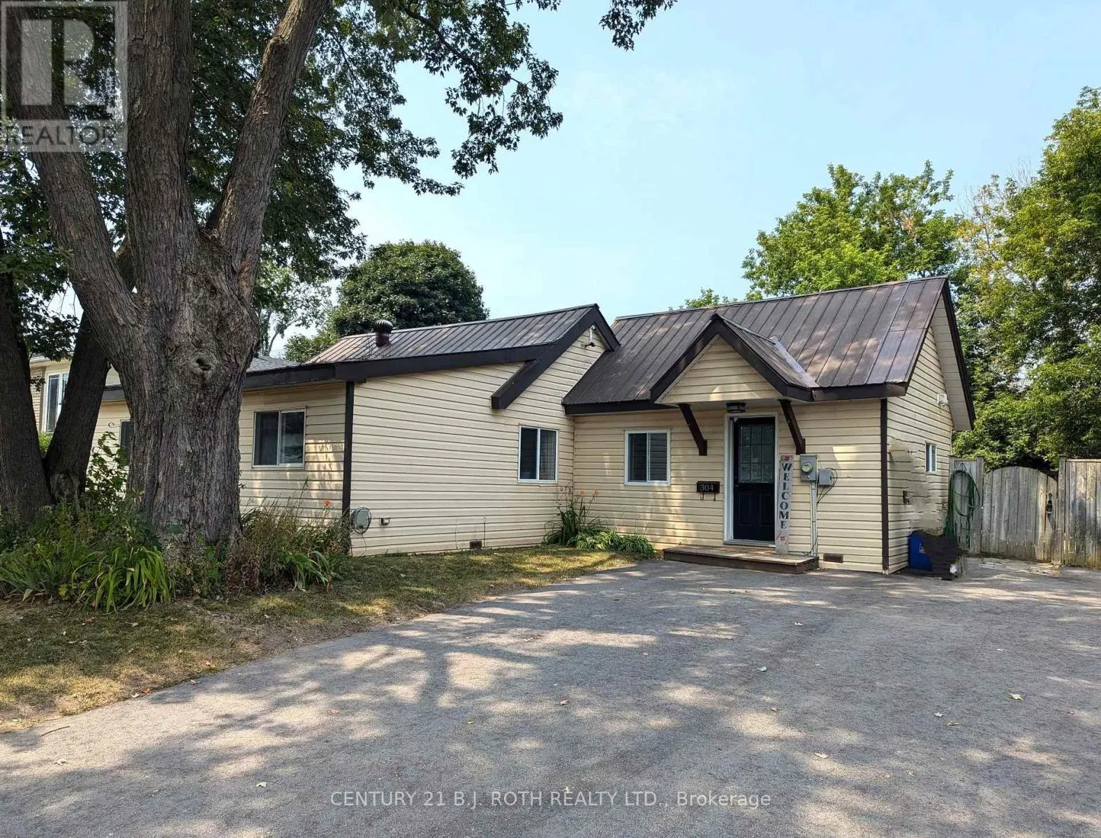 304 DELIA STREET