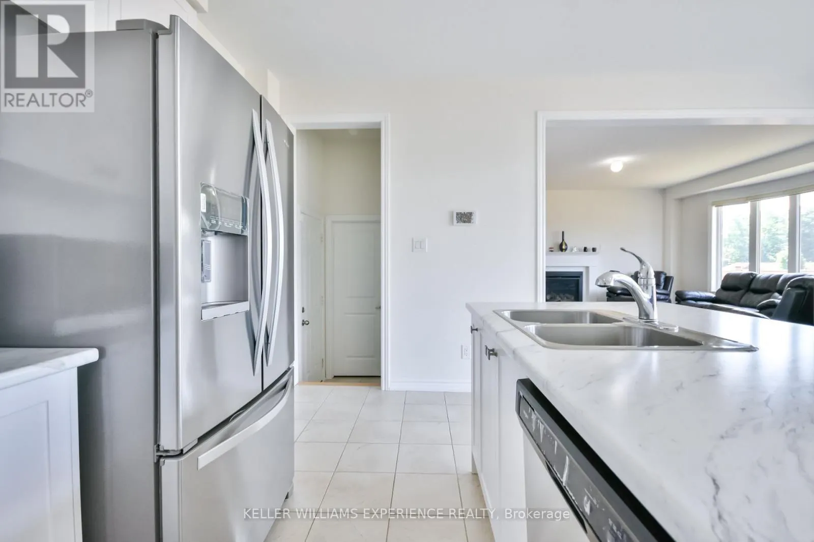 53 RUGMAN CRESCENT