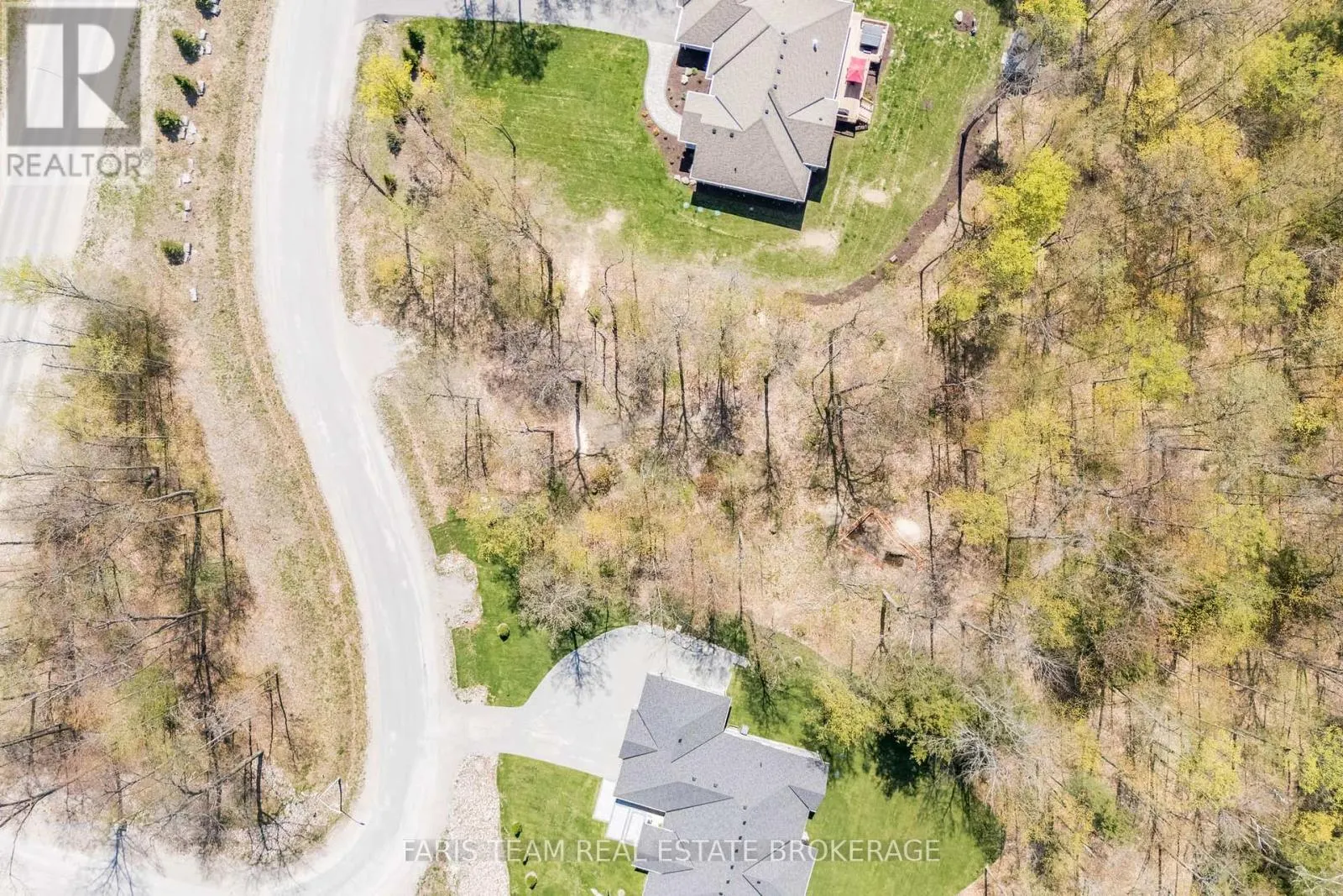 LT 4 GLENN HOWARD COURT