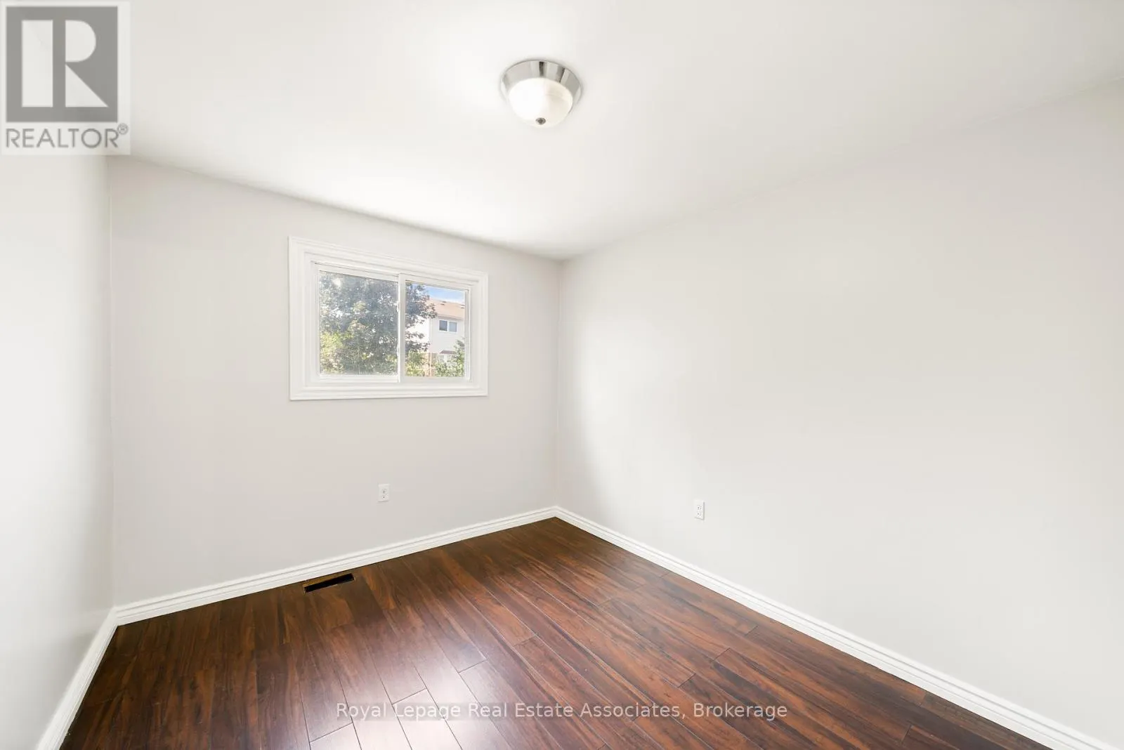 44 HEMINGWAY CRESCENT