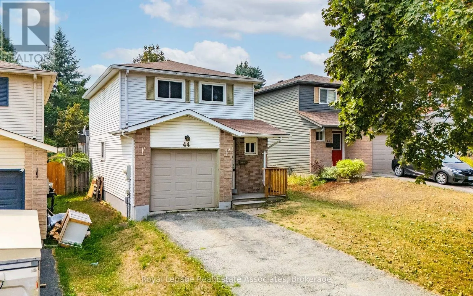 44 HEMINGWAY CRESCENT