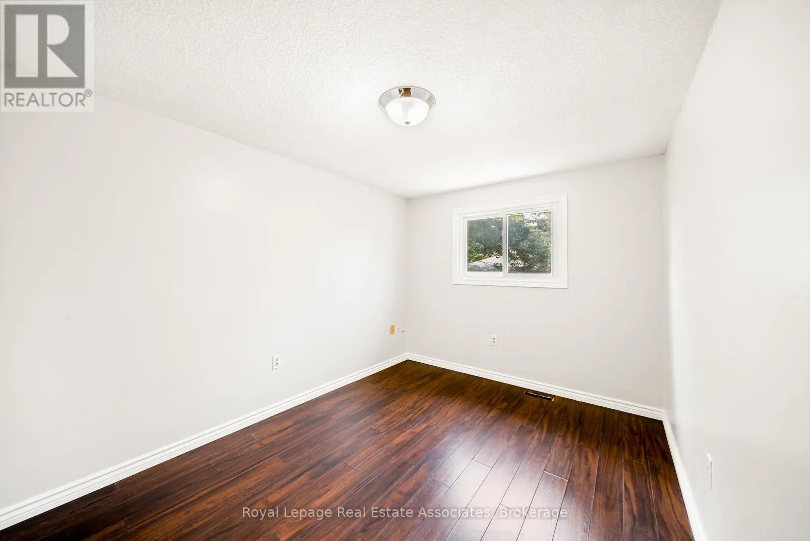 44 HEMINGWAY CRESCENT