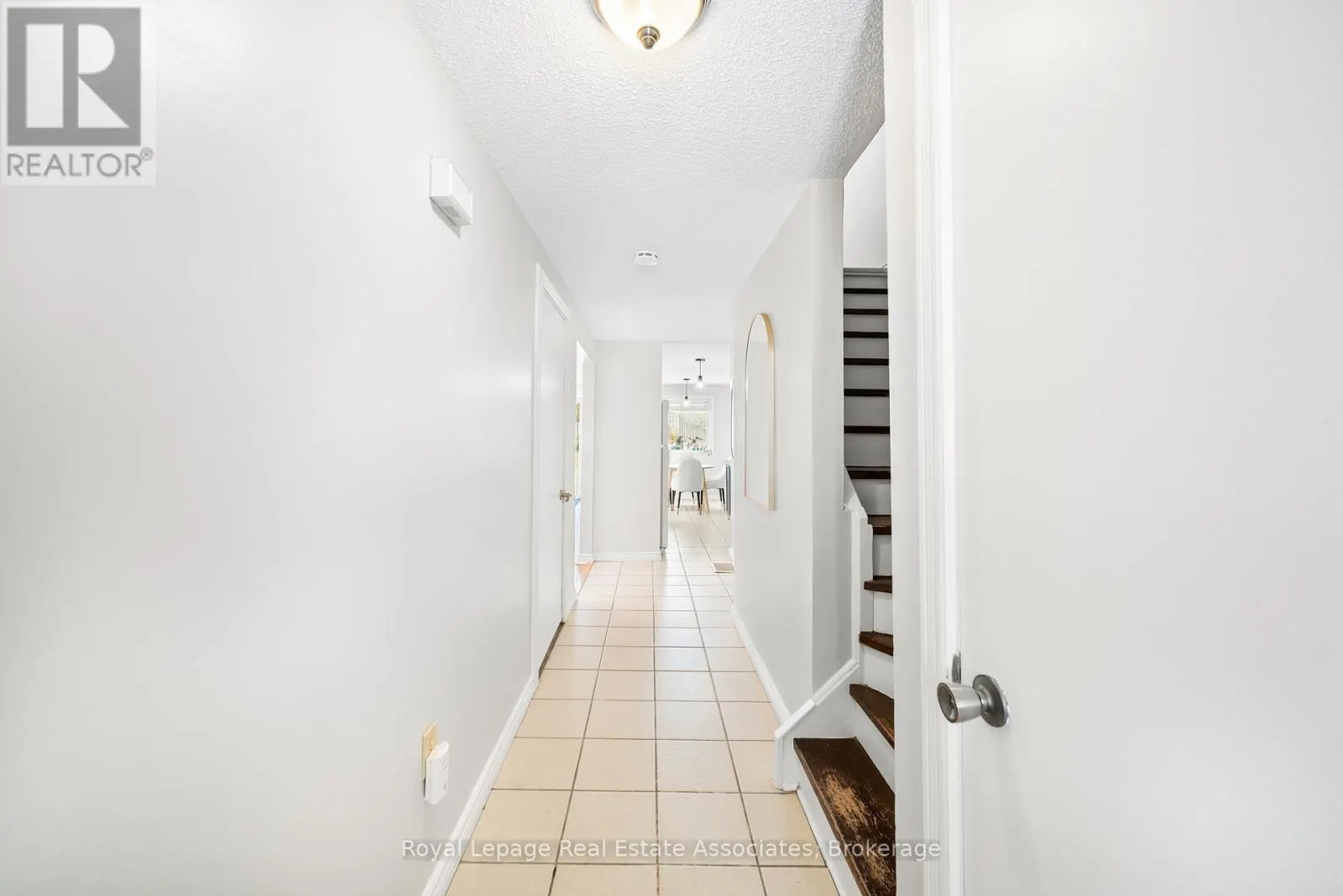 44 HEMINGWAY CRESCENT