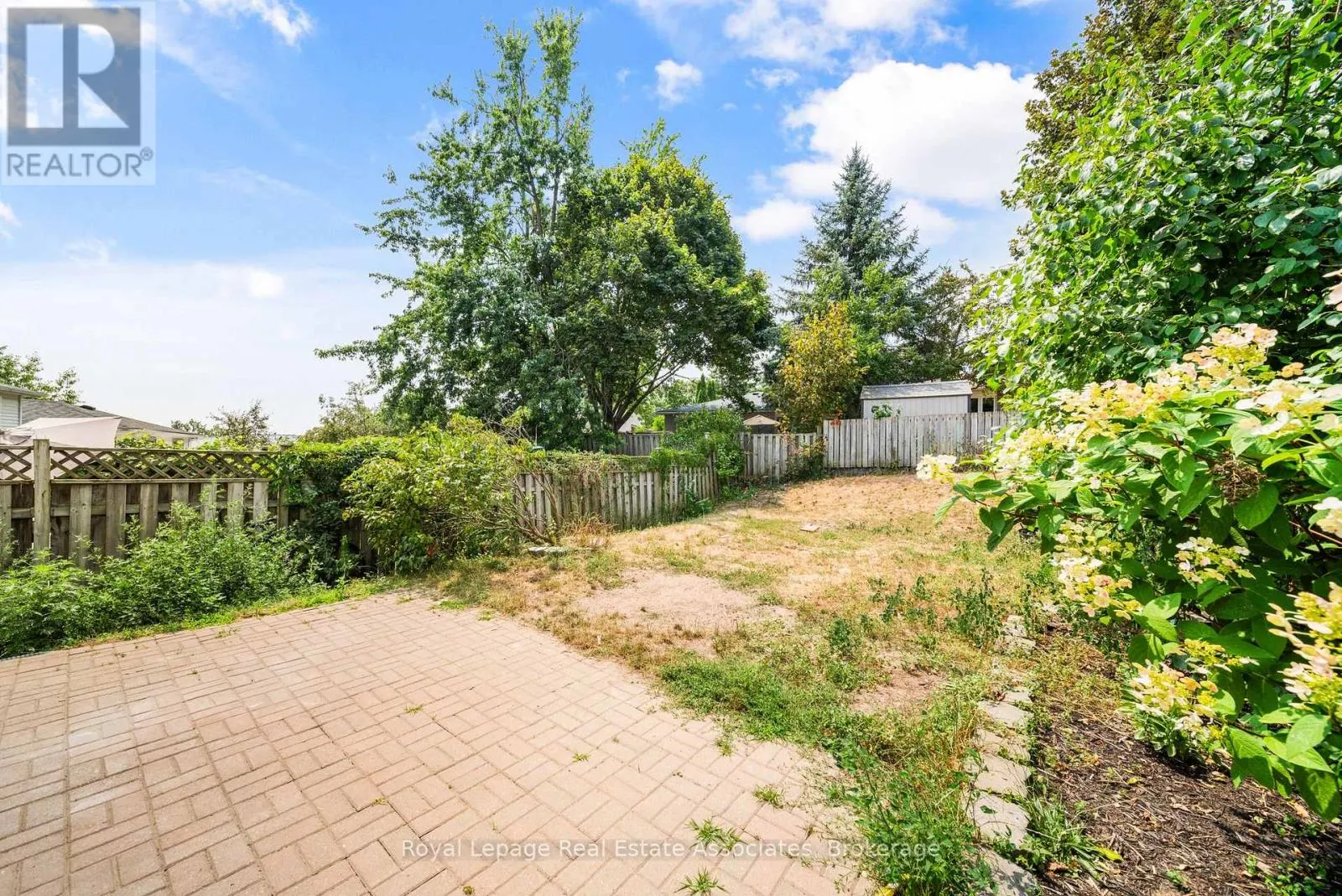 44 HEMINGWAY CRESCENT
