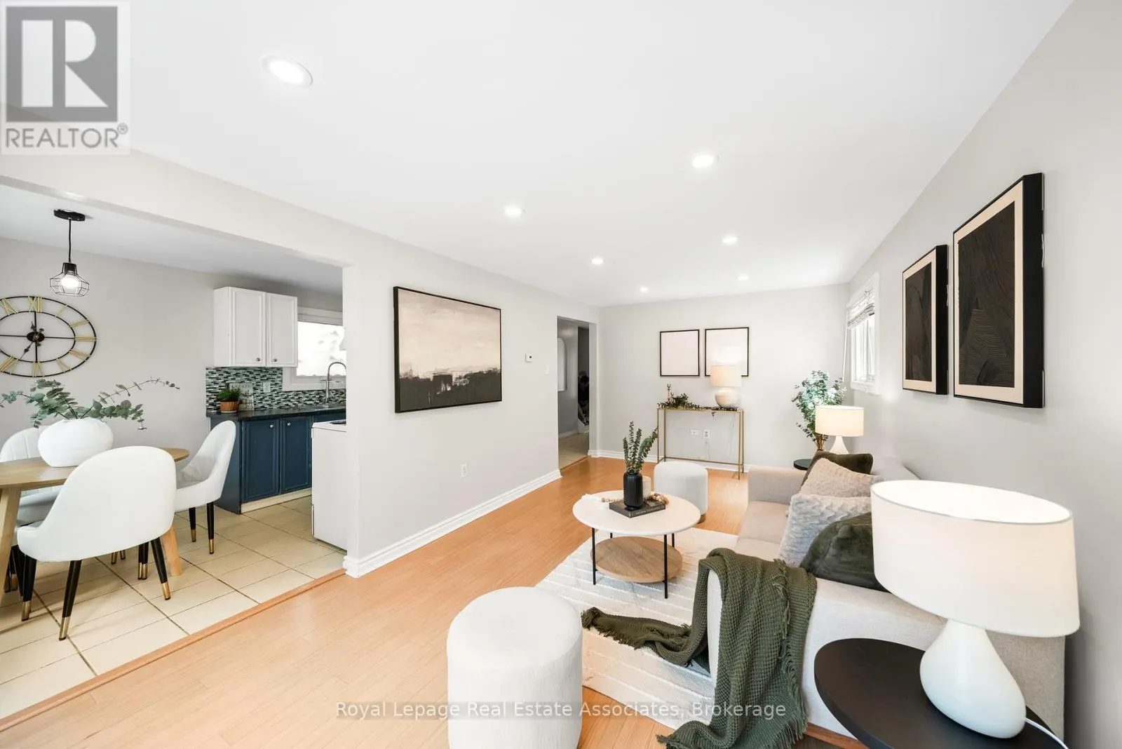 44 HEMINGWAY CRESCENT