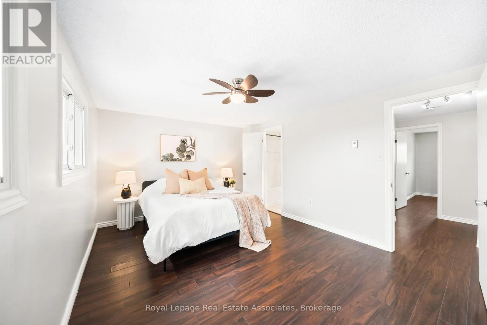 44 HEMINGWAY CRESCENT