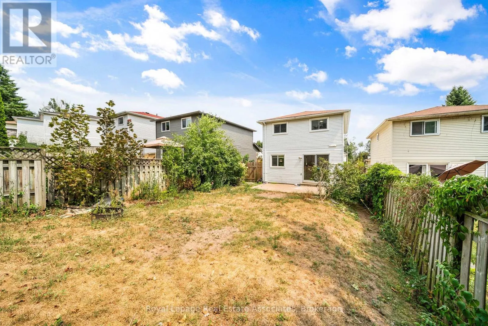 44 HEMINGWAY CRESCENT