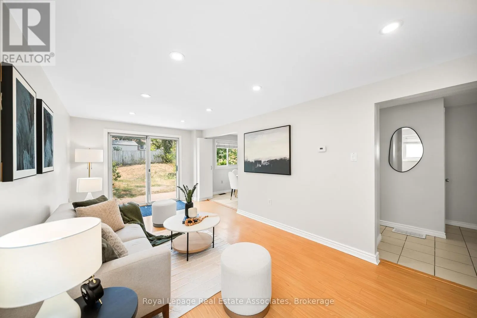 44 HEMINGWAY CRESCENT