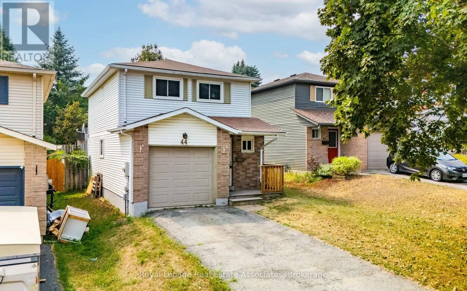 44 HEMINGWAY CRESCENT