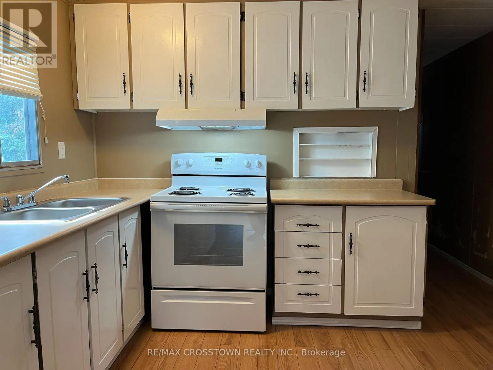 118 - 580 WEST STREET S