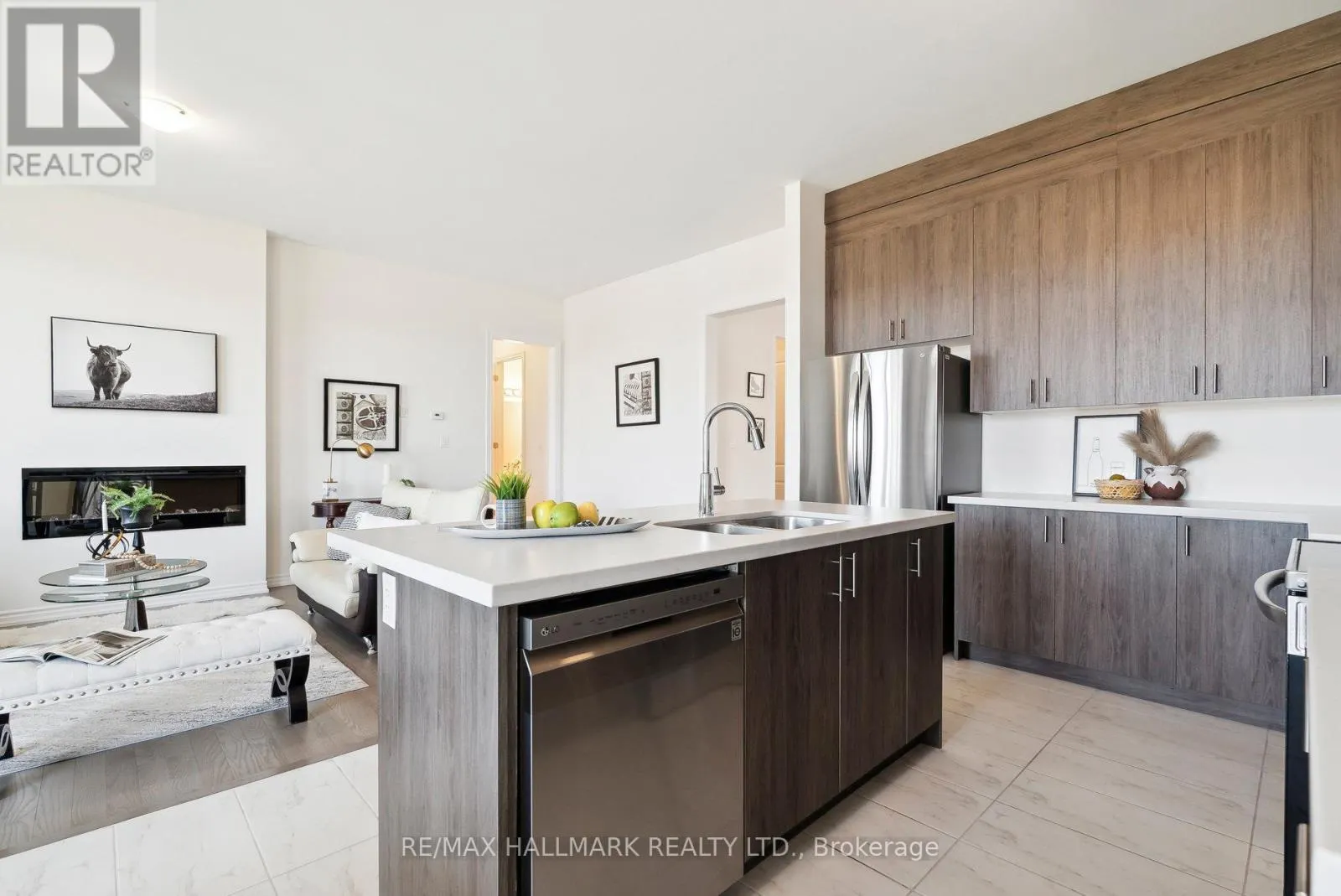 346 RAMBLEWOOD DRIVE