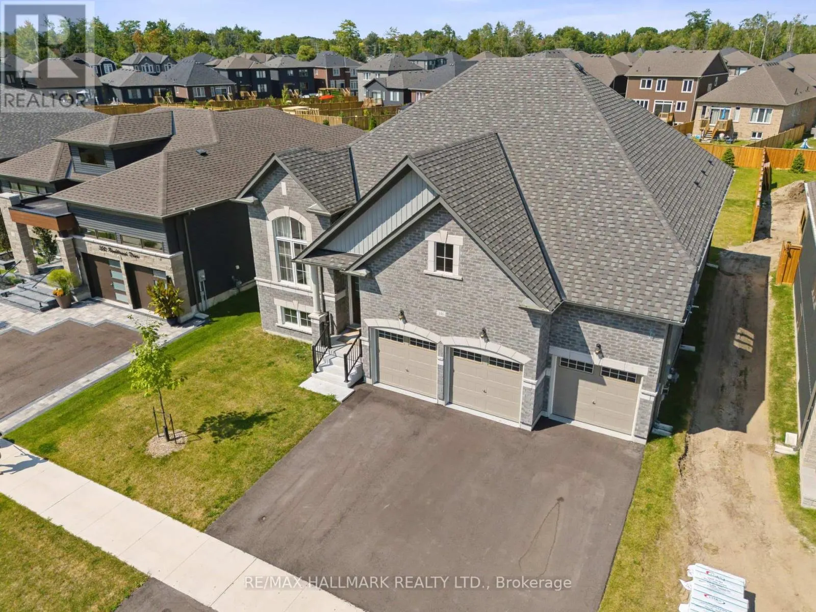 346 RAMBLEWOOD DRIVE