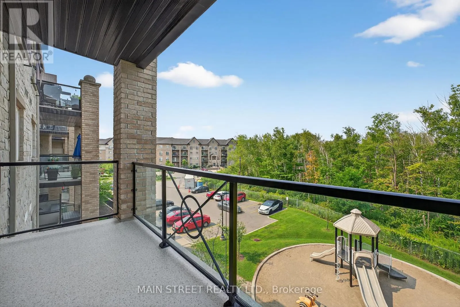 303 - 40 FERNDALE DRIVE S