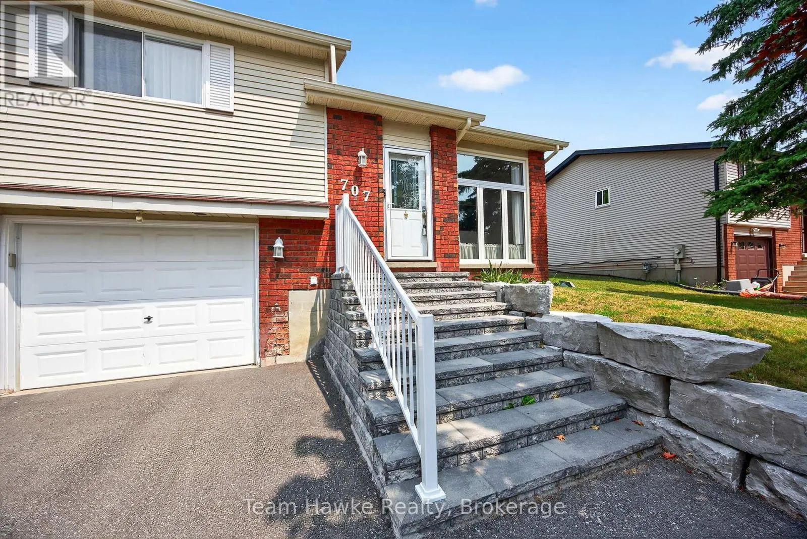 707 ALGONQUIN DRIVE