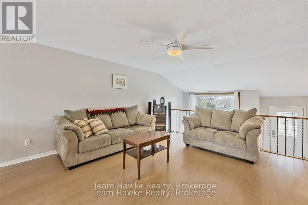 707 ALGONQUIN DRIVE