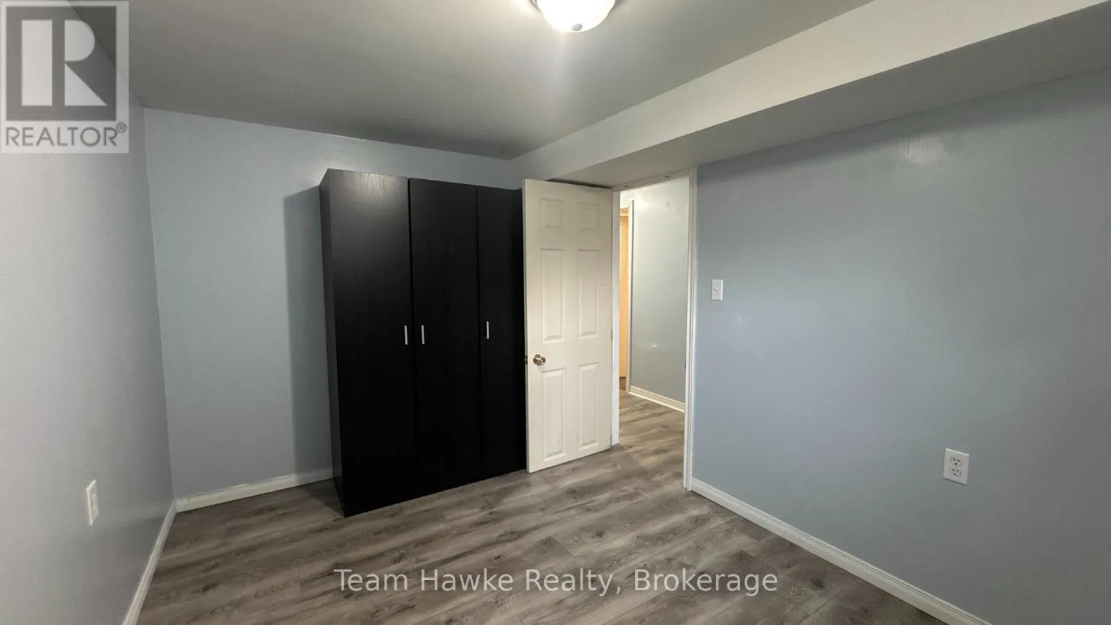6 BEAUMAUR DRIVE