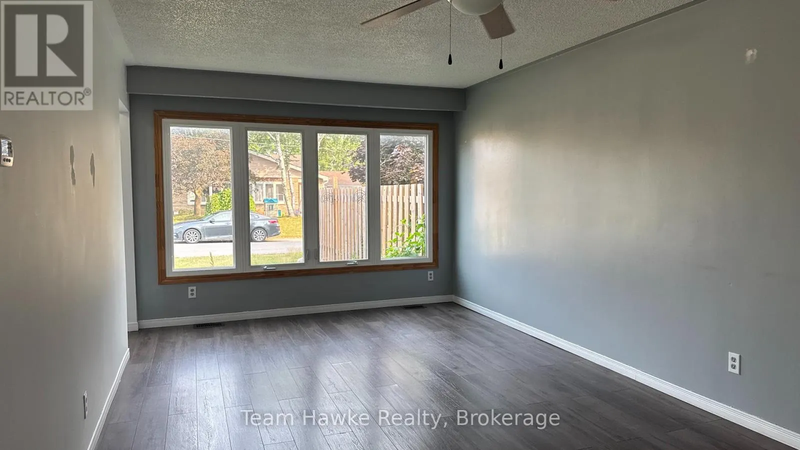 6 BEAUMAUR DRIVE