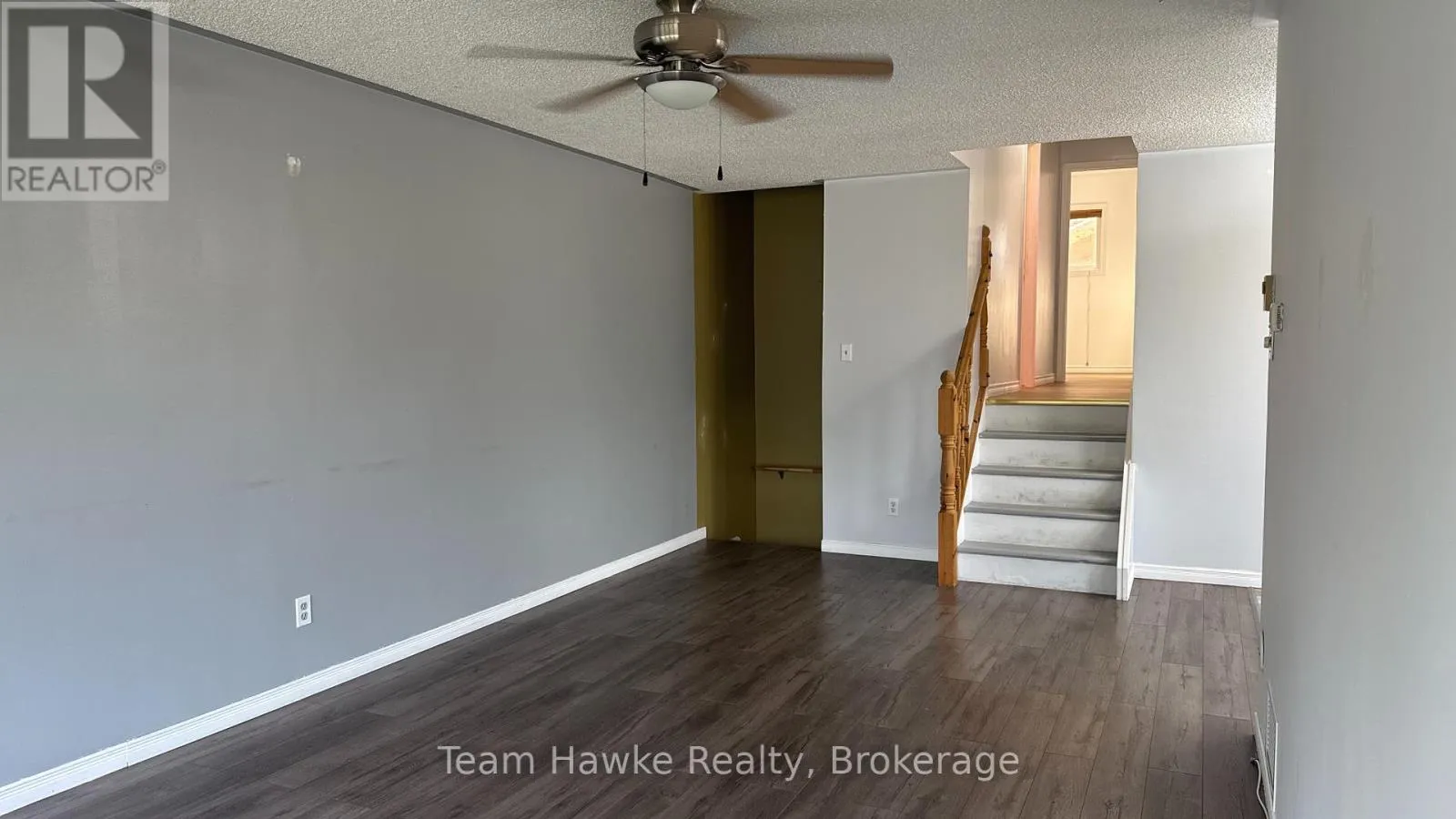 6 BEAUMAUR DRIVE