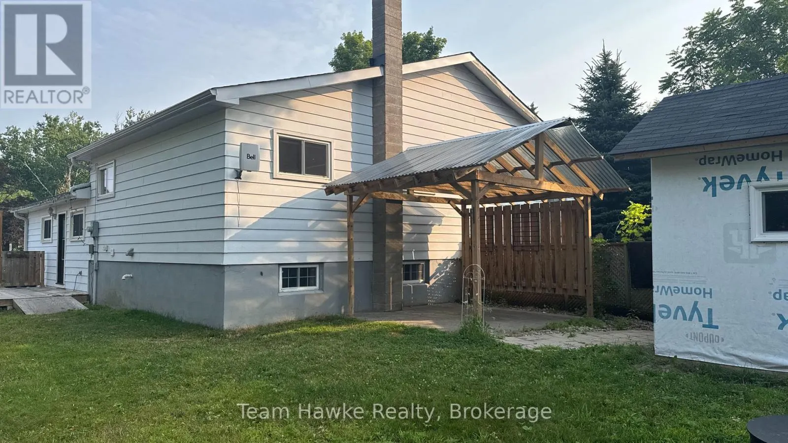 6 BEAUMAUR DRIVE